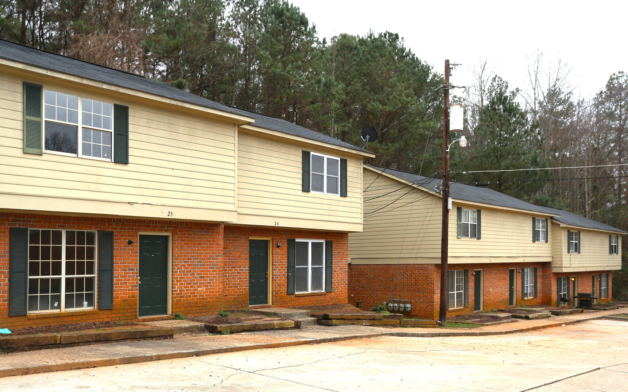 at Mills Crossing apartments located in Lagrange on Mitchell Ave GA